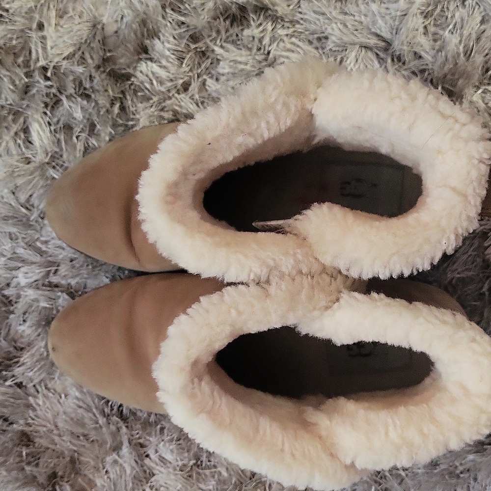 UGG Women's Brown Waterproof Winter Boots - Picture 8 of 8